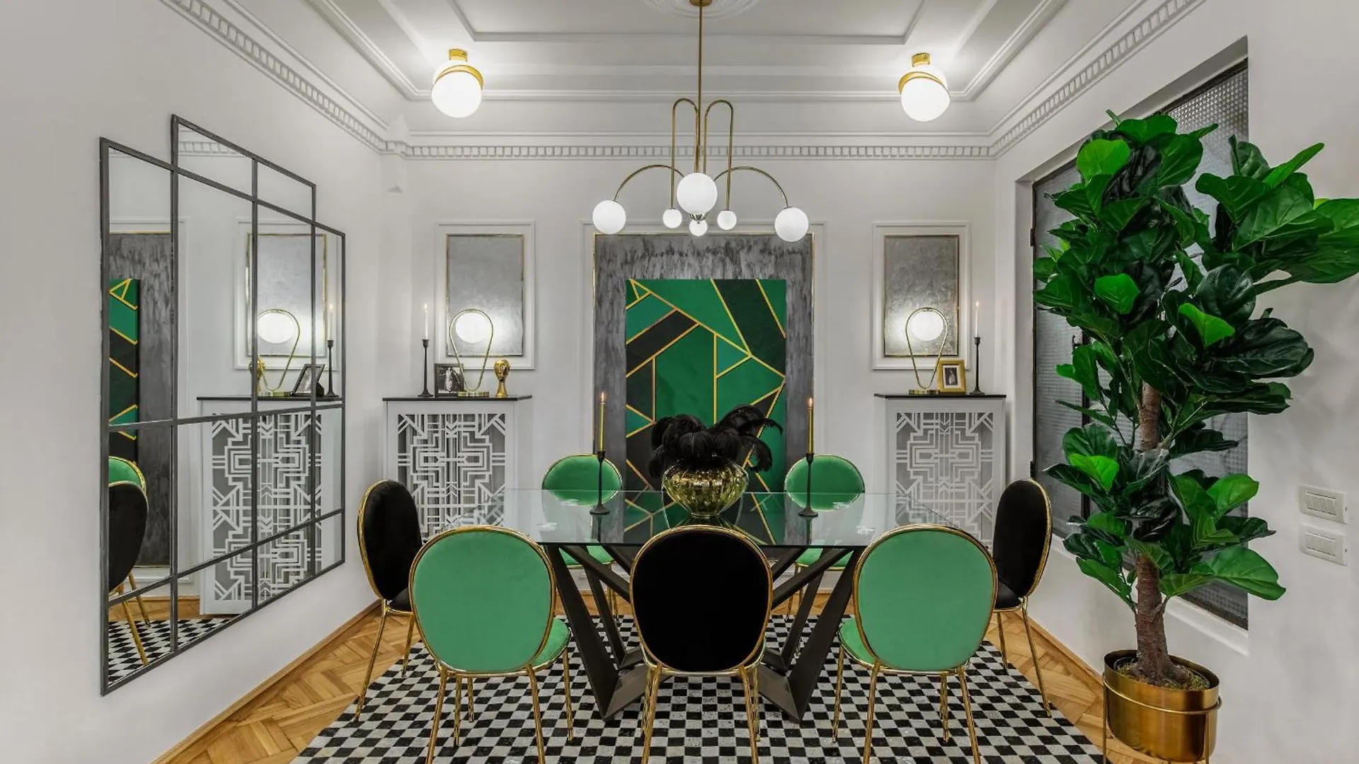 Holt - The Great Gatsby Apartment Bucharest Romania