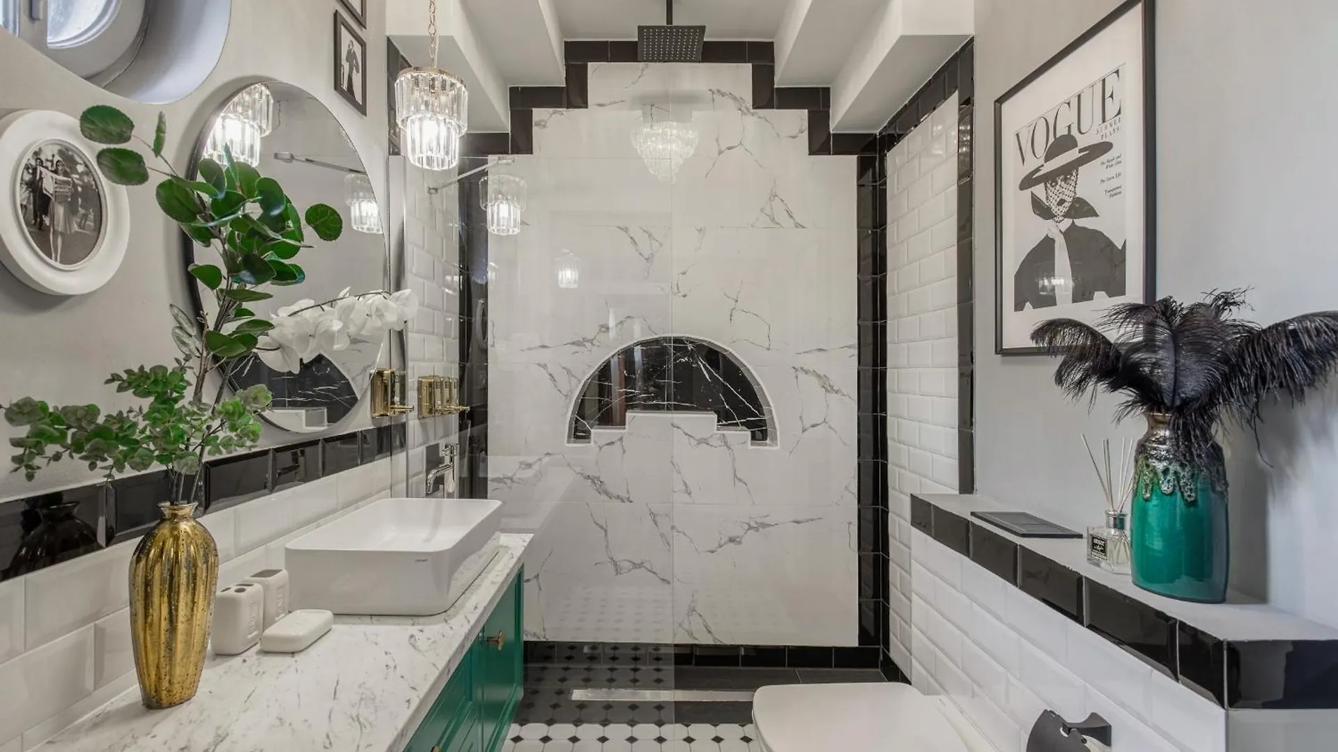 Holt - The Great Gatsby Apartment Bucharest Romania