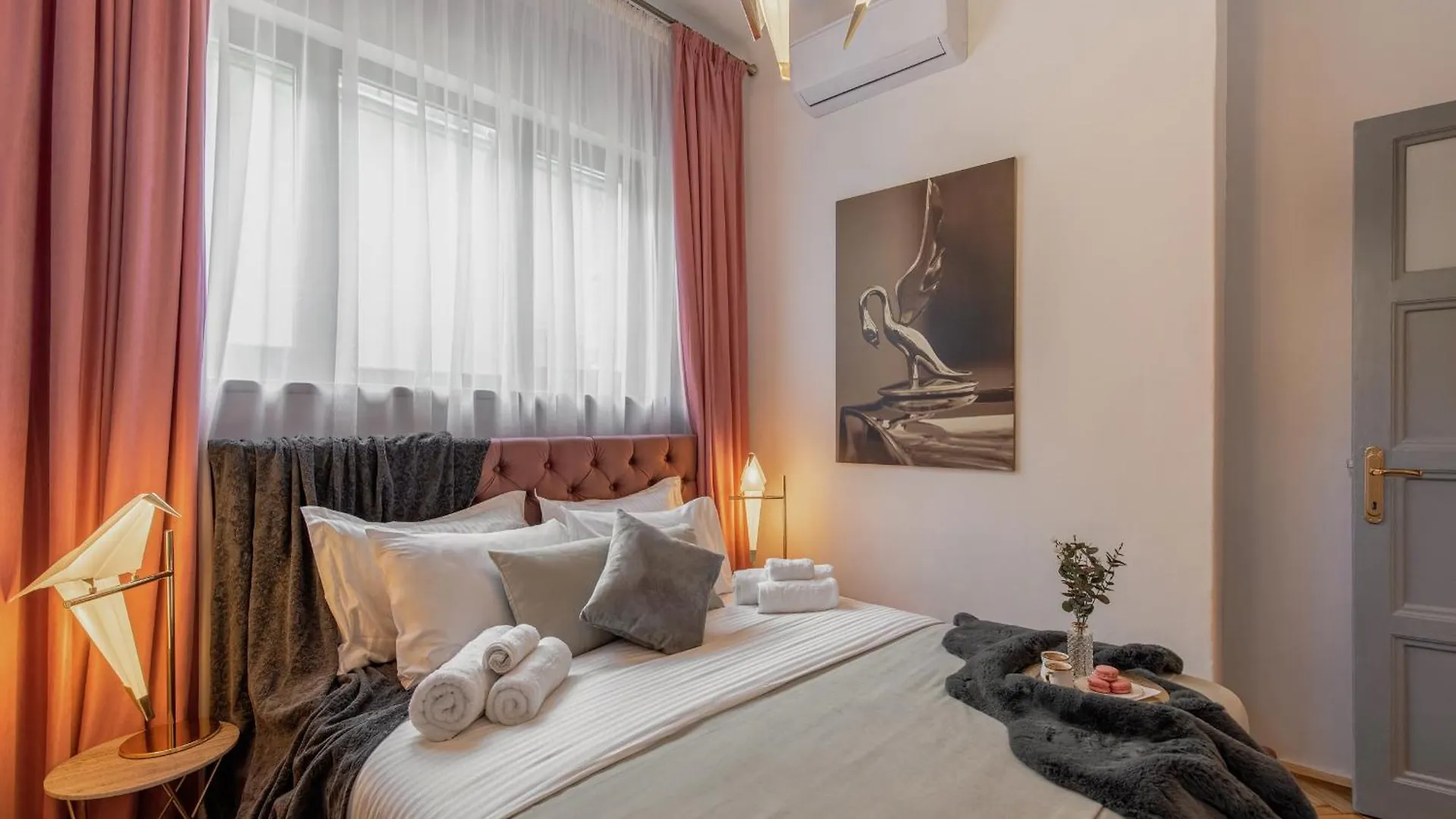 Holt - The Great Gatsby Apartment Bucharest