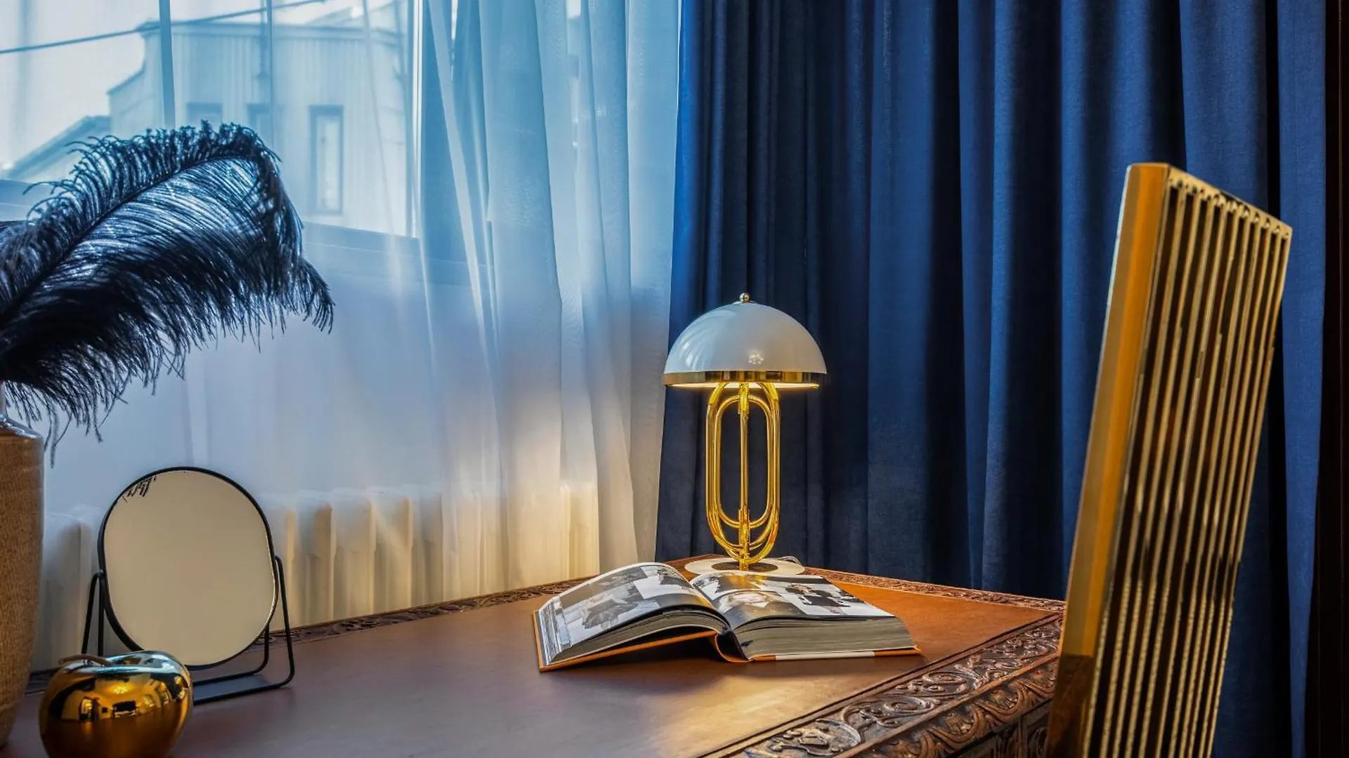 Holt - The Great Gatsby Apartment Bucharest Romania