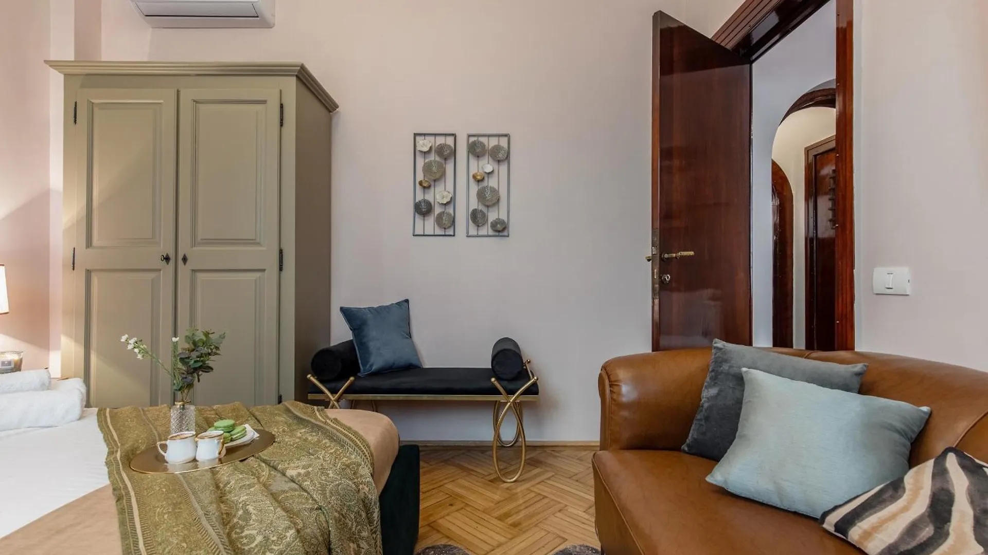 Holt - The Great Gatsby Apartment Bucharest
