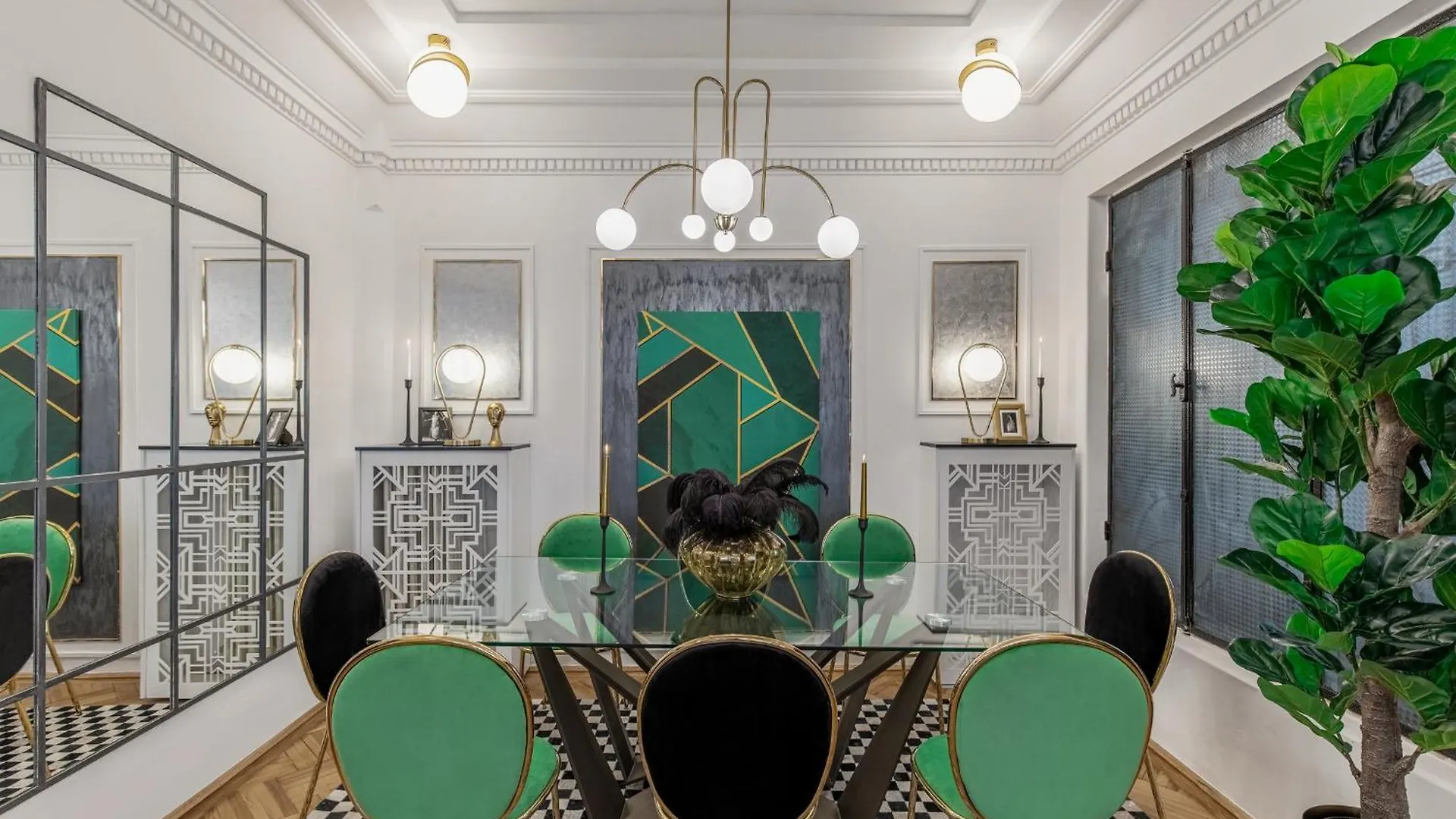 Holt - The Great Gatsby Apartment Bucharest Romania