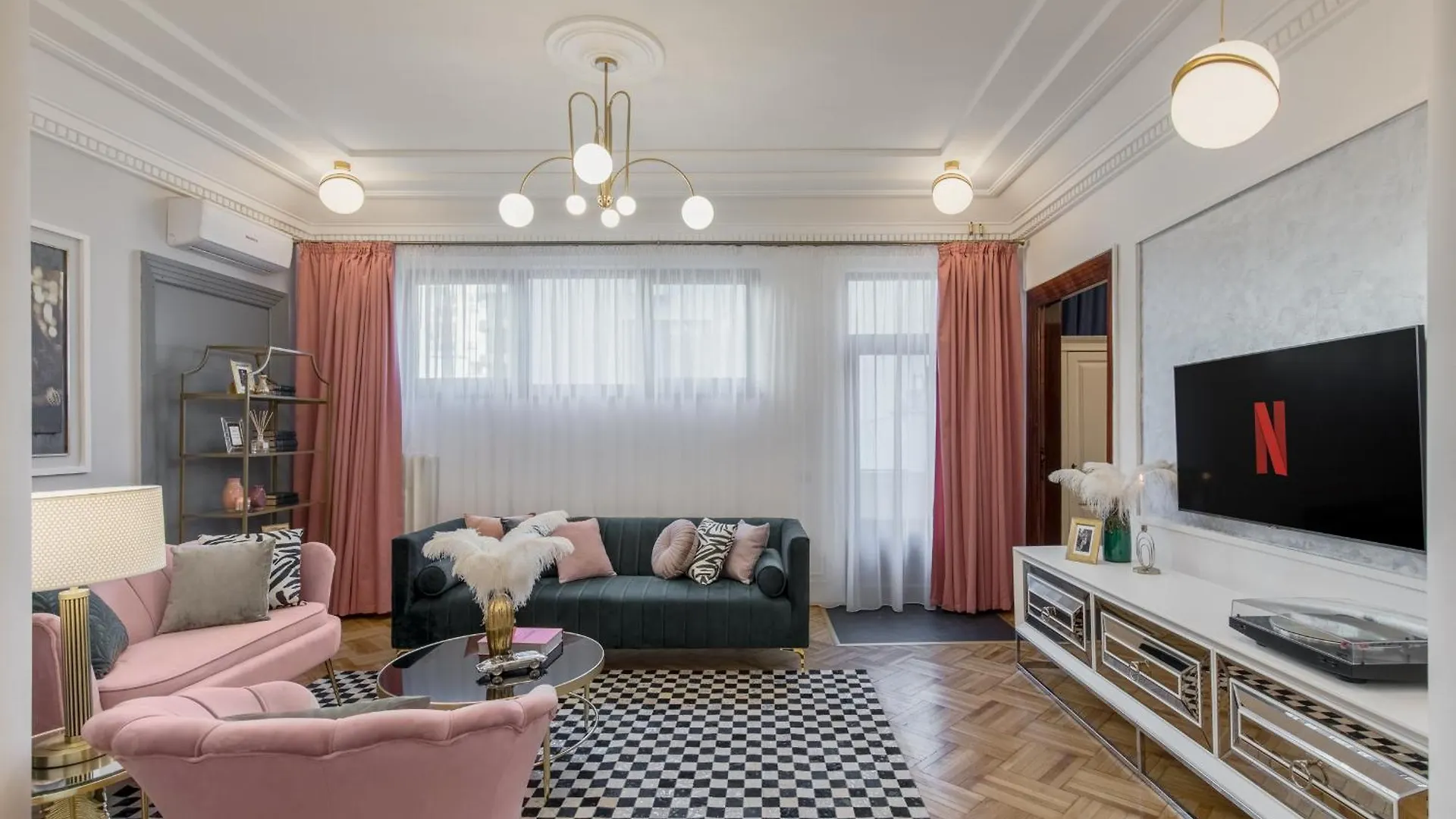 Holt - The Great Gatsby Apartment Bucharest
