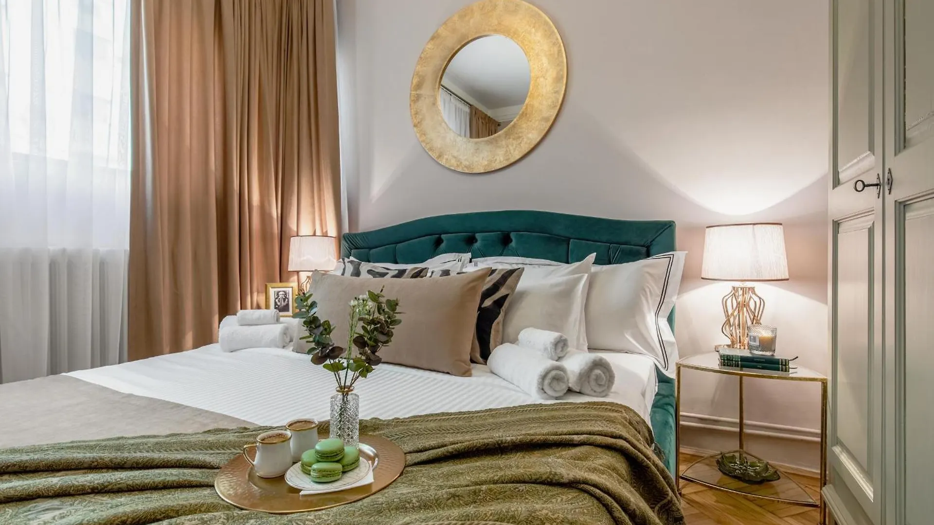 Holt - The Great Gatsby Apartment Bucharest